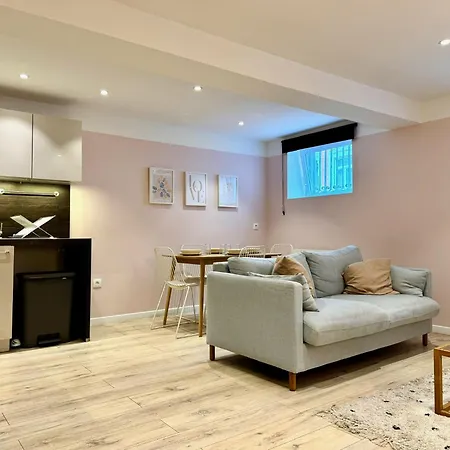 Cosy Hypercentre Apartman
