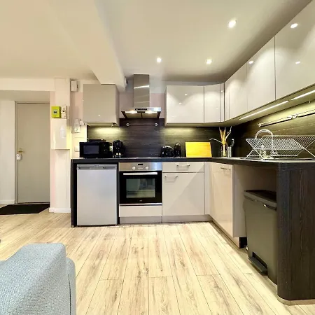 Cosy Hypercentre شقة *